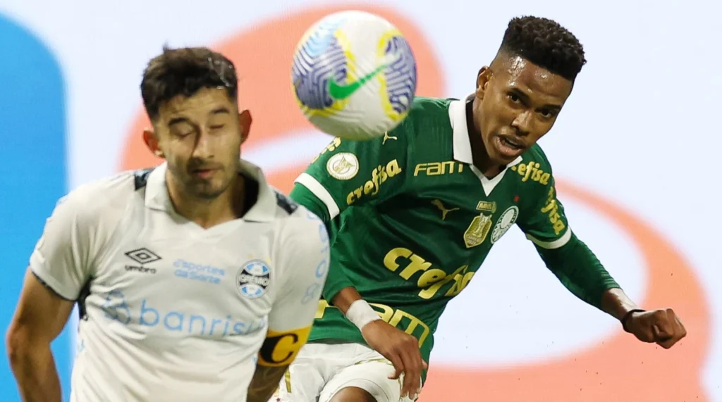 palmeiras-1024x571 Palmeiras supera vaias e mantém vivo o sonho do título com 35 finalizações em noite tensa