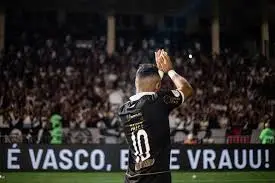 payet Coutinho volta a ser relacionado, mas Payet desfalca o Vasco contra o Fortaleza; confira a lista