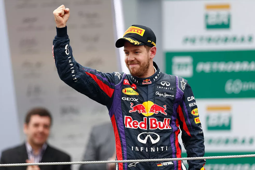 vettel-gp-do-brasil-2013 Max Verstappen se consagra tetracampeão na F1 e supera números de Vettel na era da RBR