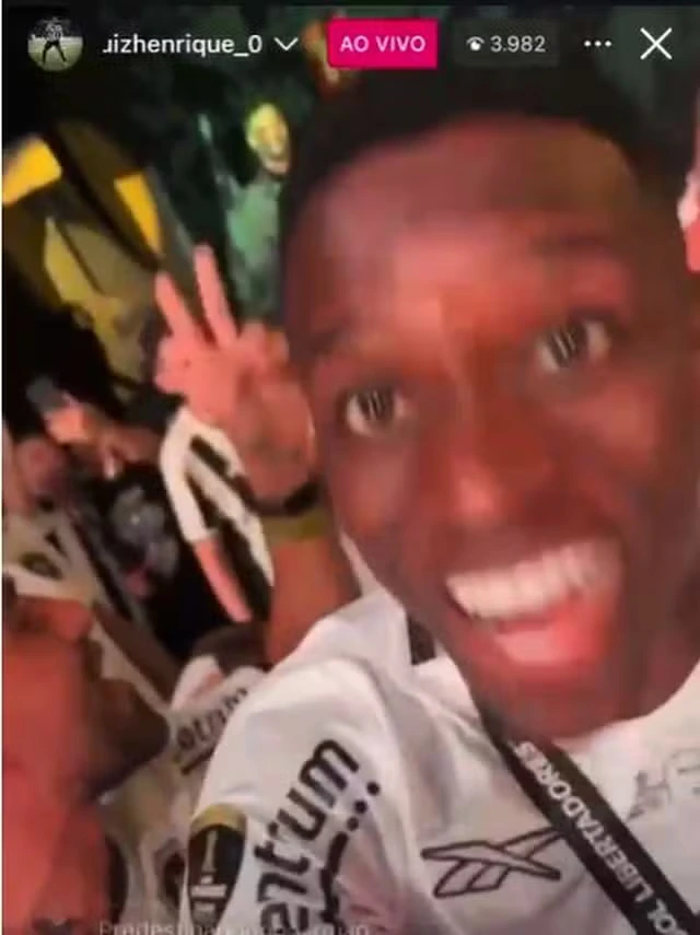 luiz-henrique-live Botafogo celebra título com festa animada